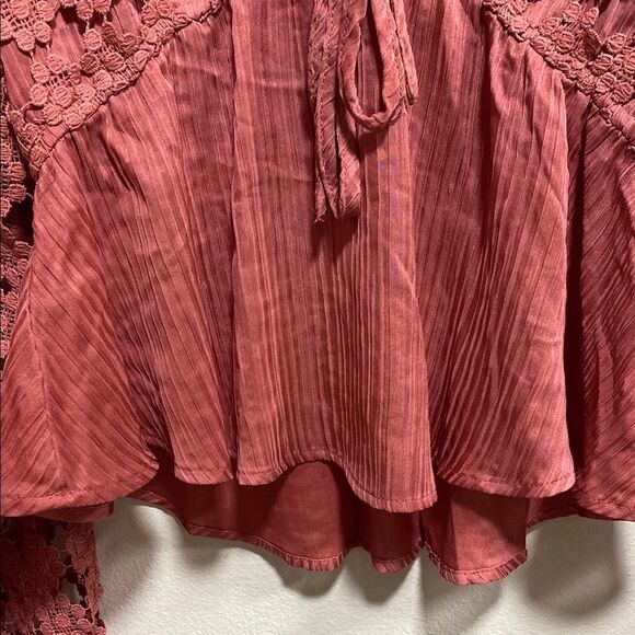 Daytrip Crochet Sleeve Peplum Top Size L Blush Pink Boho V-Neck Tie Front - Picture 7 of 14